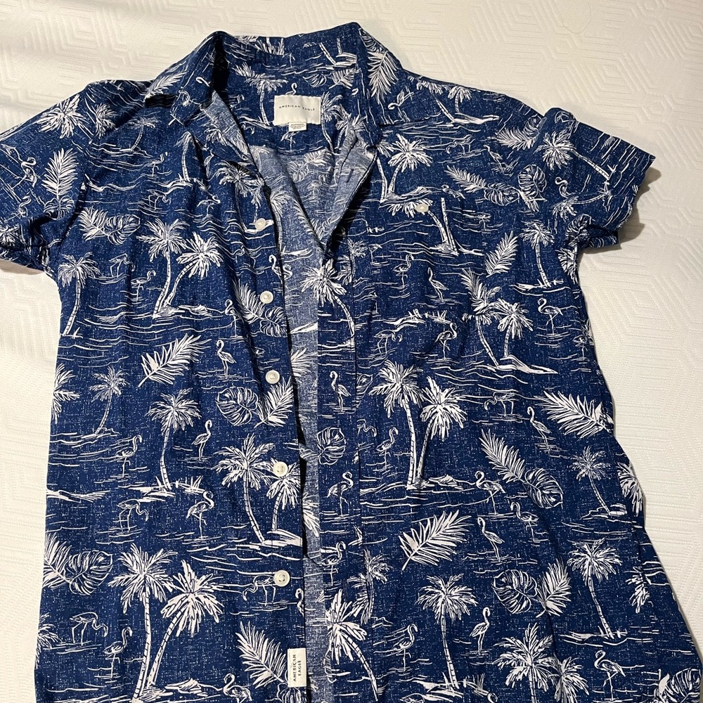 American eagle shirt sleeve button down